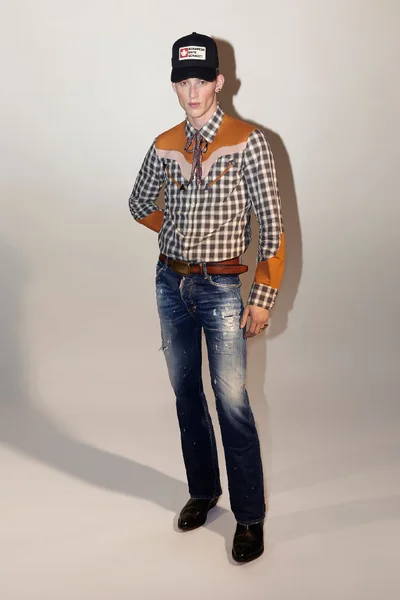 Look 13